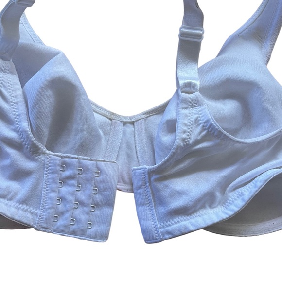 Exquisite Form Underwire Bra - Picture 10 of 14